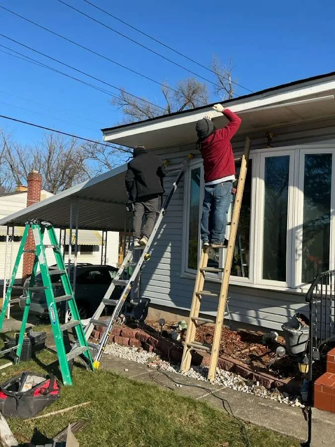 Restoration crew performing exterior repair in Egypt Lake-Leto